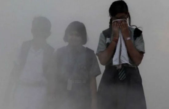 दिल्ली में वायु प्रदूषण खराब स्थिति में, सुप्रीम कोर्ट के आदेश के बाद 12th तक सारे स्कूल बंद