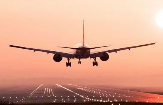 फ्लाइट में बम की फर्जी धमकी...केंद्र सरकार ने X को लगाई फटकार 