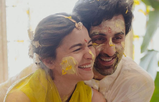 रणबीर कपूर और आलिया भट्ट के शादी के एक साल पूरे, शेयर की तस्वीरें