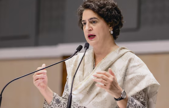 प्रियंका गांधी को मिल सकती बड़ी जिम्मेदारी, कांग्रेस में बड़े बदलाव की तैयारी 
