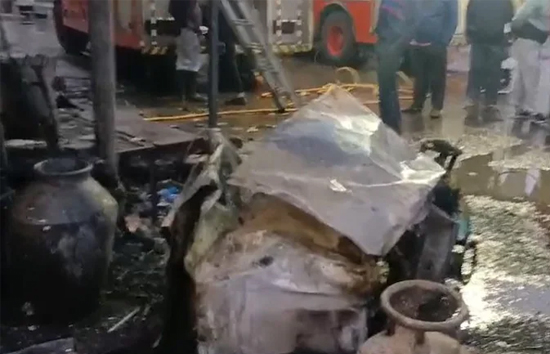 मध्य प्रदेश : देवास में आग लगने से पति-पत्नी और 2 बच्चों की दम घुटने से मौत 