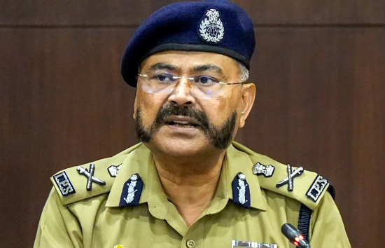 उत्तर प्रदेश का अगला डीजीपी कौन ? दलजीत सिंह चौधरी या अतुल शर्मा, राज्य को मिल सकती है पहली पुलिस महानिदेशक 