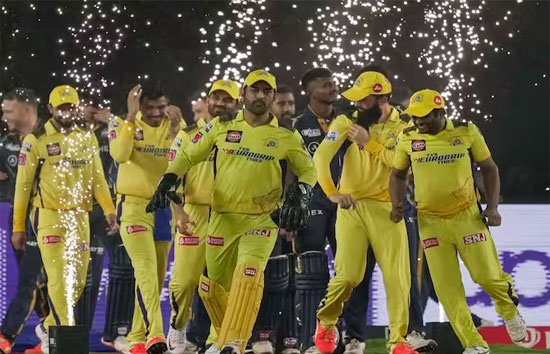 GT vs CSK Final Match : धोनी की चेन्नई सुपरकिंग्स 5वीं बार बनी आईपीएल की विजेता, गुजरात को 5 विकेट से दी शिकस्त  