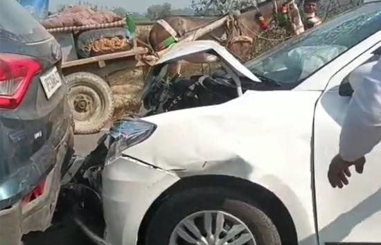 हरदोई जा रहे अखिलेश यादव के काफिले में चल रही चार गाड़ियां आपस में टकराई, कोई हताहत नहीं 