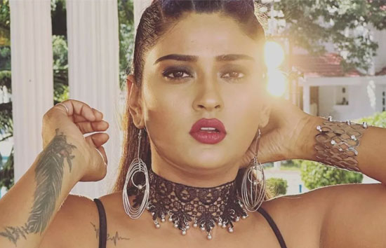 भोजपुरी अभिनेत्री आकांक्षा दुबे ने फांसी लगाकर की खुदकुशी, आज ही नया गाना हुआ रिलीज 