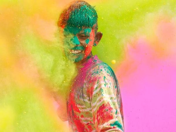 Holi: होली में ऐसे करें अपने आंखों का ख्याल