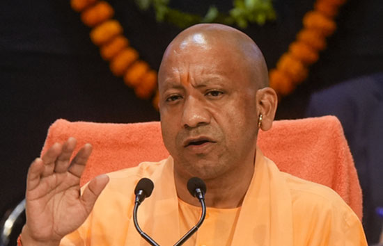 यूपी : आउटसोर्स कर्मचारियों का होगा ट्रांसफर...अपने गृह जनपद में मिलेगा काम करने का मौका,  बस ये है शर्त 