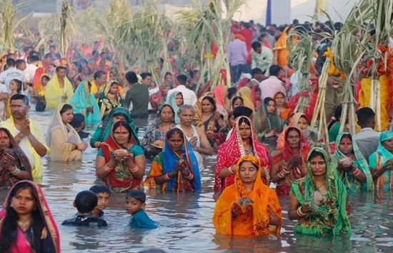 Chhath Puja 2024 : नहाए-खाए के साथ आज से शुरू हुई छठ पूजा, इस तरह से करें पूजा  