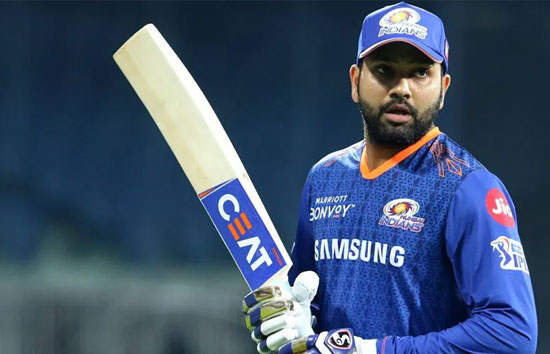 24 पारियों के बाद रोहित शर्मा के बल्ले से निकला अर्धशतक, मुंबई इंडियंस के लिए अच्छा संकेत: रवि शास्त्री