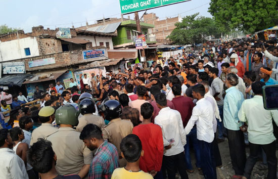 प्रयागराज : छात्र की हत्या मामले में 5 आरोपी गिरफ्तार, दारोगा और चौकी इंचार्ज सस्पेंड