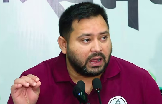 बिहार चुनाव : RJD में दो फाड़, तेजस्वी को 'जननायक' कहने पर बवाल, इस नेता ने दी धमकी 