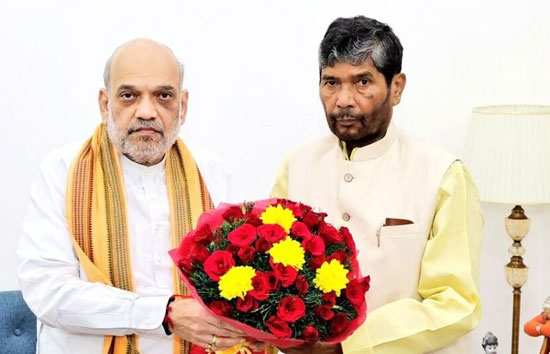 सरकार के इस रुख से नाराज चिराग पासवान, मौका मिलते ही चाचा पशुपति पारस ने के मैट शाह से मुलाकात 