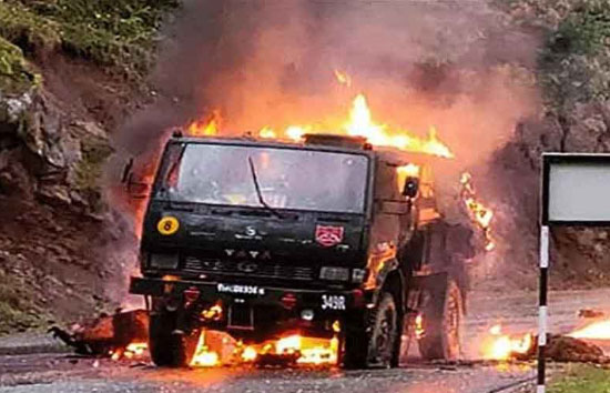 पुंछ में सेना के वाहन पर फायरिंग और ग्रेनेड से हमला, 5 जवान शहीद, पीएएफएफ ने ली हमले की जिम्मेदारी