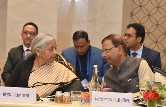 अभी नहीं घटेगा हेल्थ और लाइफ इंश्योरेंस का प्रीमियम, जीएसटी काउंसिल की बैठक में आम आदमी को झटका