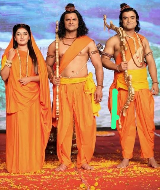 खेसारीलाल  राम की भूमिका में वही लक्ष्मण के भूमिका में राहुल शर्मा ने किया अयोध्या में रावण दहन,