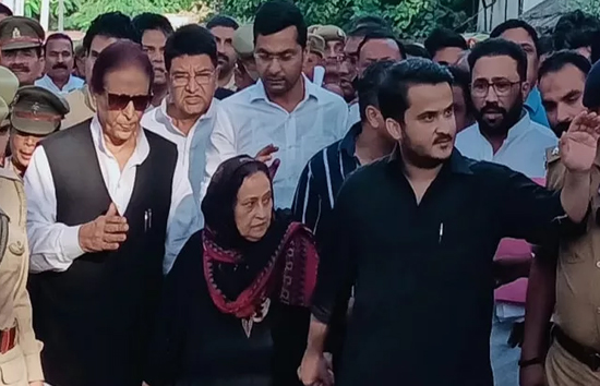 फर्जी जन्म प्रमाण पत्र मामले में आजम खान, पत्नी तंजीम और बेटे अब्दुल्ला आजम को कोर्ट से राहत, मिली जमानत  