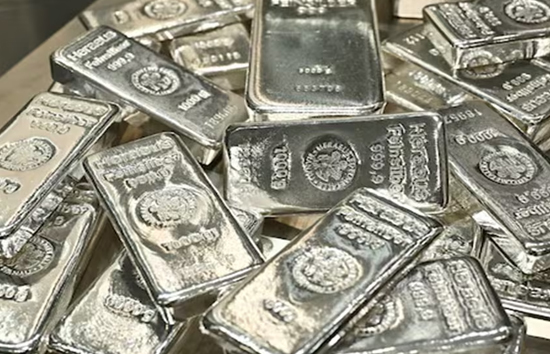 Silver Price Today : चांदी के दाम में आज फिर गिरावट, देखें आज की ताजा कीमत 