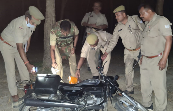 यूपी : बलरामपुर में पुलिस मुठभेड़ में दो बदमाश घायल, गिरफ्तार, दो फरार 