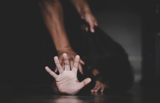 यूपी : दरोगा की बेटी के साथ मकान मालिक ने किया दुष्कर्म, आरोपी गिरफ्तार 