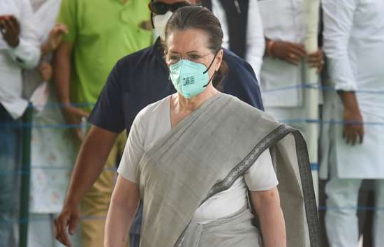 सोनिया गांधी की तबीयत बिगड़ी, अस्पताल में भर्ती, बीते दिन पहले हुई थी कोरोना पॉजिटिव  