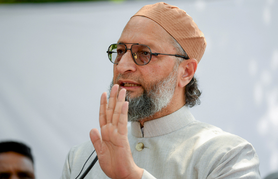 कमाल है...जेल में रहते हुए आतंकी लखवी बन गया बाप, अल्जीरिया में ओवैसी ने खोली पाकिस्तान की पोल