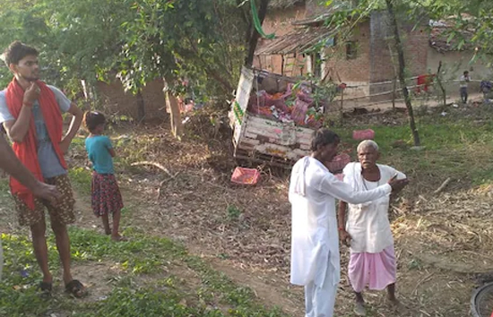 चित्रकूट में घर के बाहर सो रहे लोगों को पिकअप ने रौंदा, 6 की मौत, सीएम योगी ने किया मुआवजे का ऐलान 