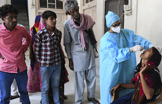 Corona Update in India : देश में बढ़ी कोरोना की रफ्तार, 24 घंटे में 2593 नए केस, 44 की मौत