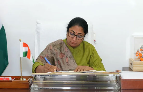 जीवन में बाधाएं आती हैं आएं...हमले के बाद सीएम रेखा गुप्ता का ऐलान, अब हर विधानसभा में होगी जनसुनवाई