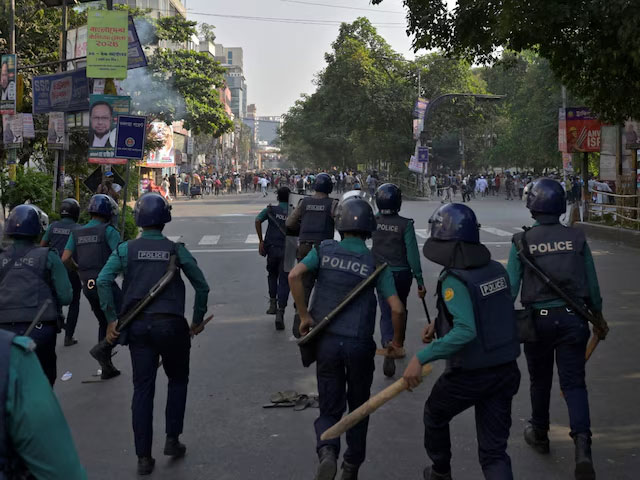 बांग्लादेश में ऑपरेशन डेविल हंट फेज-2 के तहत अब तक कुल 663 गिरफ्तारियां, बवाल जारी  
