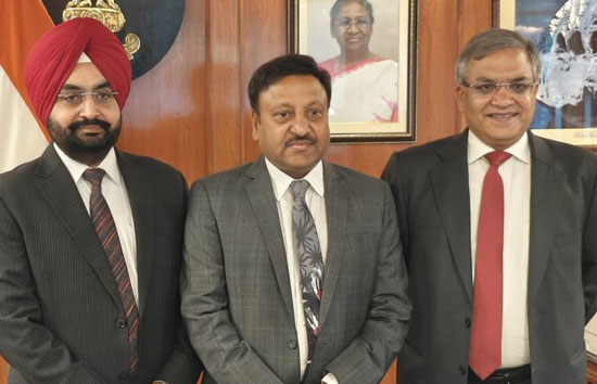 कल होगा लोकसभा चुनाव की तारीखों का ऐलान, 3 बजे होगी प्रेस कॉन्फ्रेंस