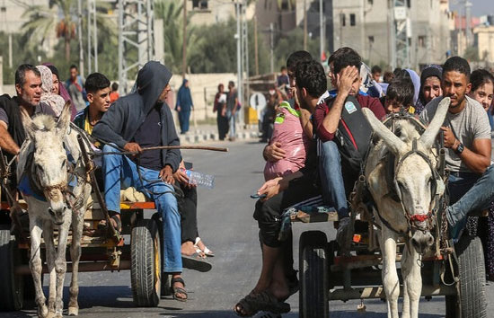 गाजा पट्टी पर नरम पड़ा इजराइल, हवाई हमले रोके, लेबनान में हिजबुल्लाह के ठिकानों पर कार्रवाई जारी 