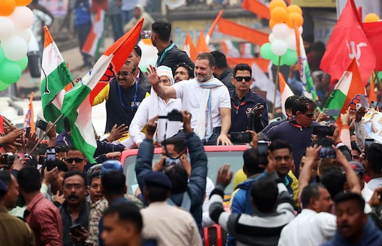 कांग्रेस आदिवासी लोगों के ‘जल-जंगल-जमीन' और युवाओं के रोजगार के लिए खड़ी : राहुल गांधी