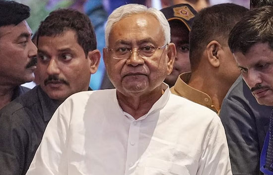 बिहार के लिए शनिवार का दिन बेहद अहम, गिर सकती है सरकार, इस मंत्री के बेटे का दावा 