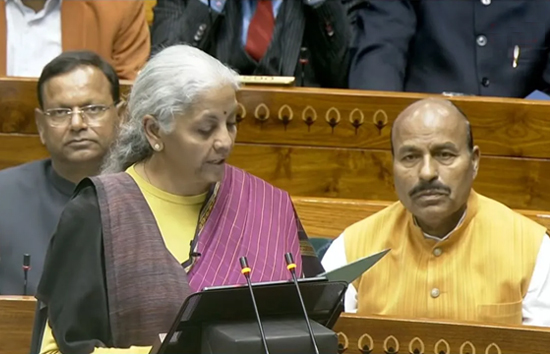 Budget 2026 : निर्मला सीतारमण ने किया ऐलान, दिल्ली-वाराणसी समेत 7 हाईस्पीड रेल कॉरिडोर बनाने की घोषणा