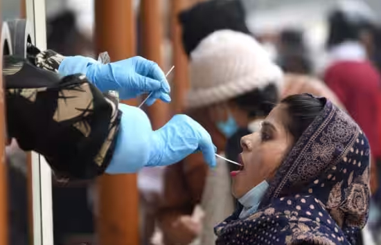 Corona Update : इंदौर में दंपति पाए गए कोरोना पॉजिटिव, मालदीव से लौटे थे भारत, स्वास्थ्य विभाग में मचा हड़कंप 