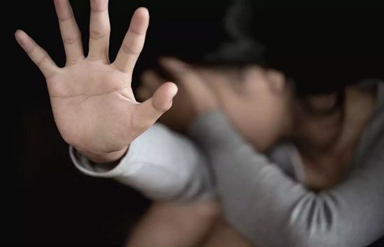 यूपी : बसपा नेता ने क्लीनिक में  घुसकर महिला से किया रेप, डॉक्टर ने बनाया वीडियो 