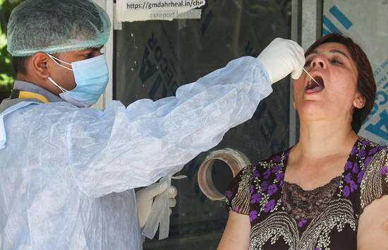 Corona update : देश में 24 घंटे में 1,829 नए केस, 33 लोगों की मौत