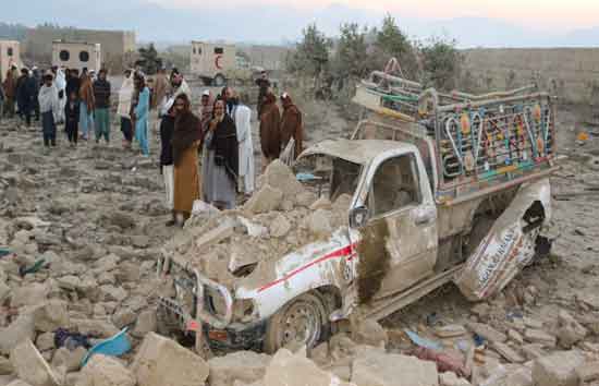 पाकिस्तान ने 350 अफगान लड़ाके किये ढेर, 26 पोस्ट पर कब्जा, पाकिस्तानी मंत्री का ऐलान