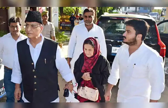 आजम खान की पत्नी और बेटे के शस्त्र लाइसेंस निरस्त...गलत दुरुपयोग की आशंका के चलते डीएम ने दिया आदेश 