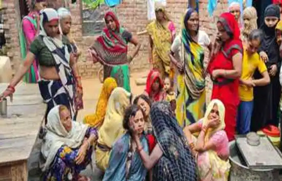 यूपी :.फर्रुखाबाद में पिता ने बेटी की गोली मारकर की हत्या, फिर खुद को उड़ाया 