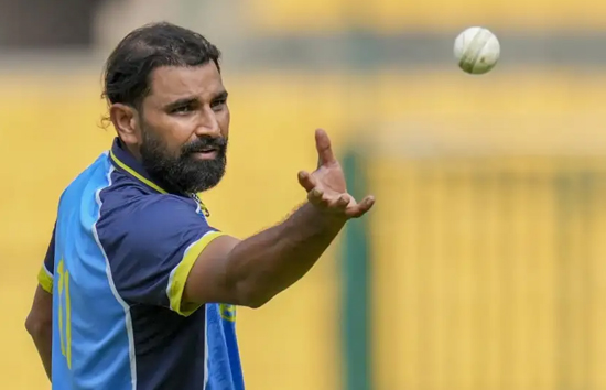 शमी की फरियाद हुई पूरी...थूक लगे गेंद से कर सकेंगे बॉलिंग, बीसीसीआई ने नियम में किया बदलाव 