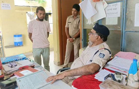 पति ने सब्जी में डाला टमाटर, पत्नी ने मचाया बवाल, बेटी को लेकर छोड़ा घर 