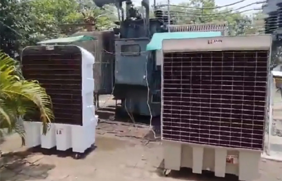 ट्रांसफार्मरों को गर्मी से बचाने के लिए बिजली विभाग ने लगाया कूलर, तस्वीर हुई वायरल  