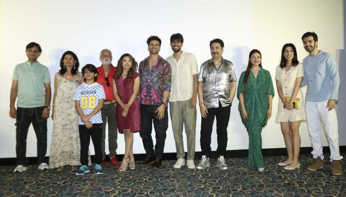 सितारों और गायकों की  मौजूदगी में भव्य अंदाज़ में हुआ फ़िल्म 'चल ज़िंदगी' का म्यूज़िक लॉन्च