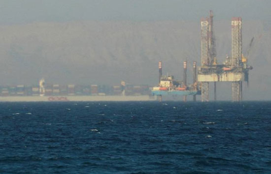 हूती आतंकियों ने अमेरिकी जहाज पर किया हमला हमला, उस कर रहा है पानी में जंग की तैयारी 