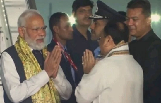 अमेरिका और मिस्र की यात्रा कर स्वदेश लौटे प्रधानमंत्री मोदी, एयरपोर्ट पर नड्डा से पूछा देश में क्या चल रहा है 