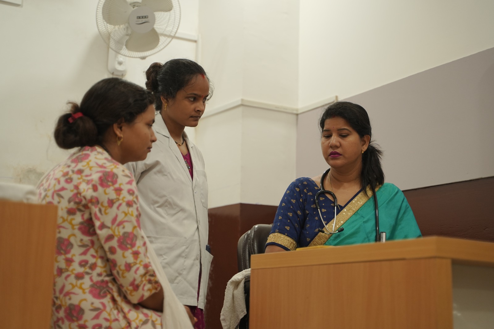 सेवा निकेतन के स्पाइनल-ऑर्थो स्वास्थ्य शिविर में आए साढ़े चार सौ रोगी