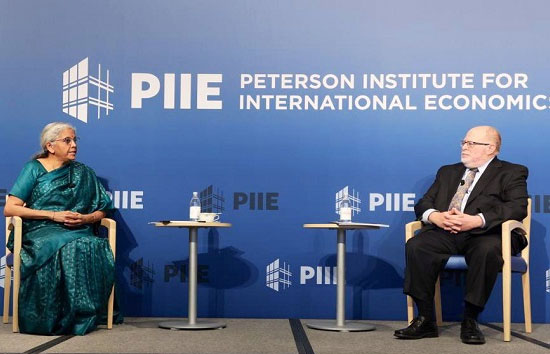 भारत में अल्पसंख्यक प्रगति कर रहे हैं, लेकिन पाकिस्तान में सताए जा रहे  : निर्मला सीतारमण