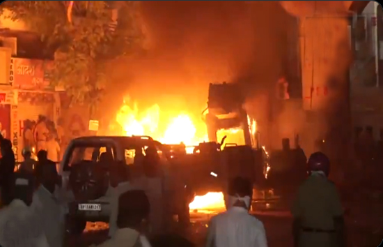 औरंगजेब की कब्र विवाद मामले में नागपुर में हिंसा, कई थाना क्षेत्रों में कर्फ्यू, 65 उपद्रवी हिरासत में, दो दर्जन से अधिक पुलिसवाले घायल