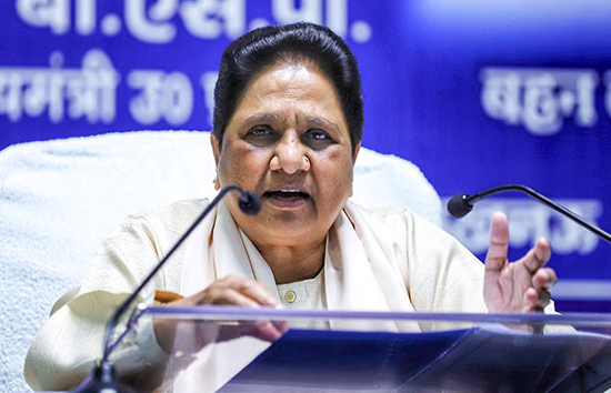 जो कार्यकर्ता मेहनत करेगा, उसे जिम्मेदारी मिलेगी...मायावती ने कहा-भाई-बहन के रिश्ते में बसपा को कमजोर नहीं होने दूंगी